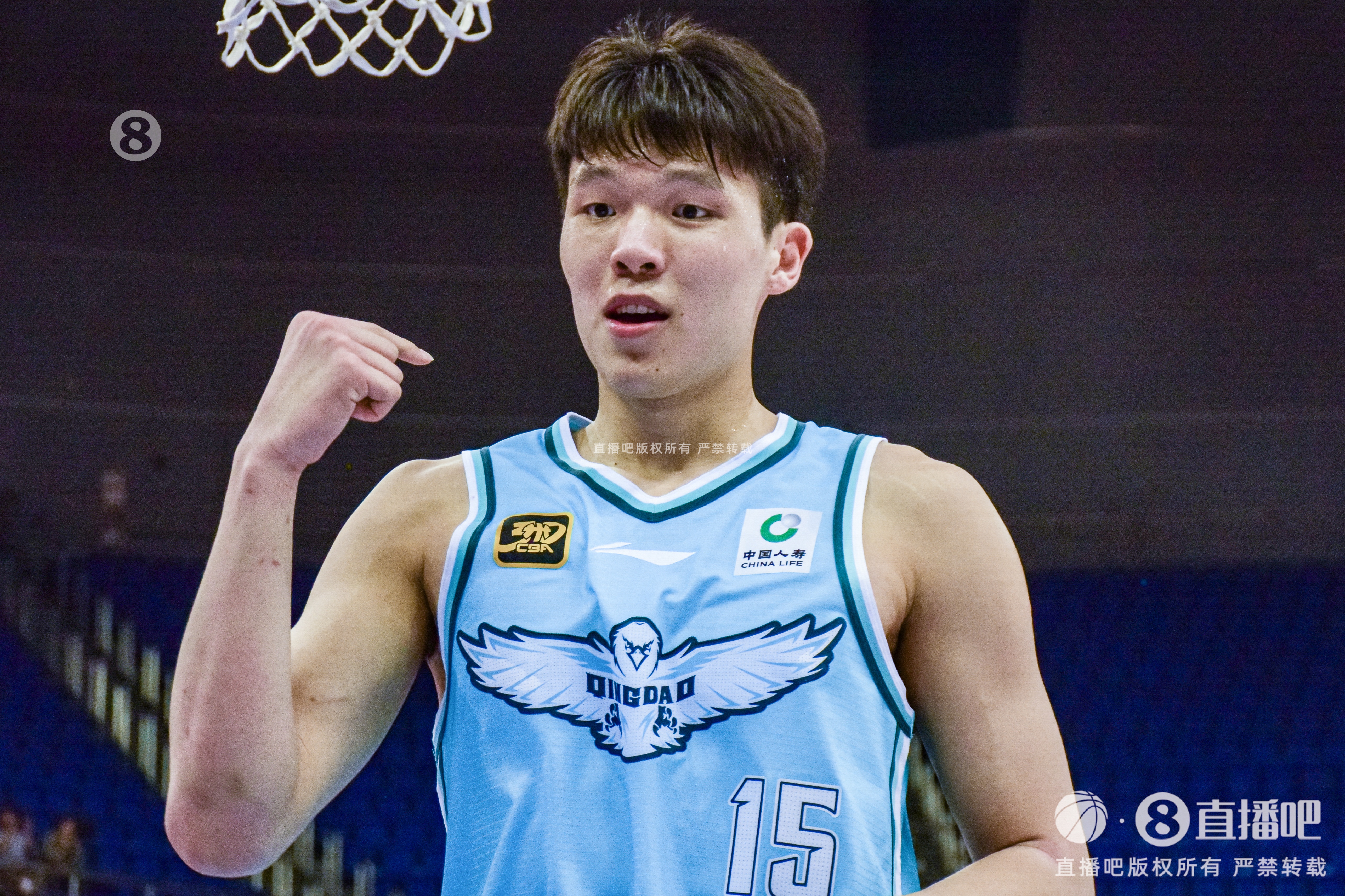 弹无虚发！杨瀚森半场4中4拿到9分4板 三分1中1