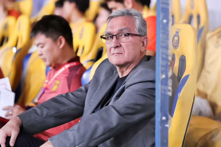 记者：换阵型对中澳战没太大意义，国足两个失球防守人员是够的